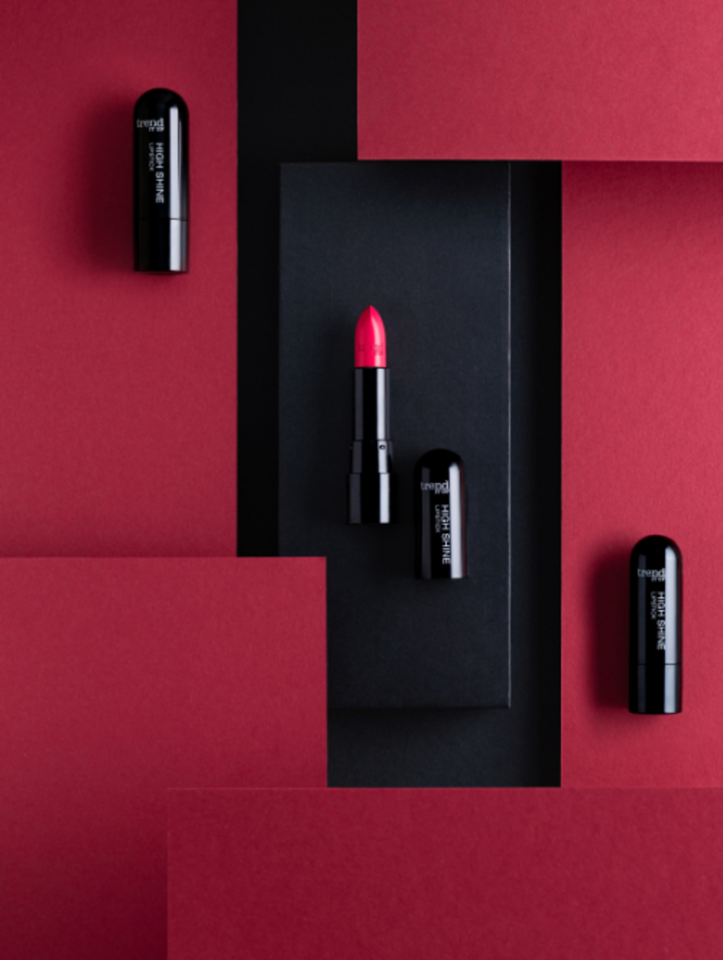 Viva Magenta! Pantone's Color of the Year 2023 example photo